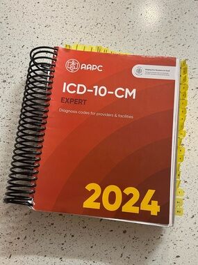 AAPC ICD-10-CM Expert 2024 Official Code Book [PREOWNED]
